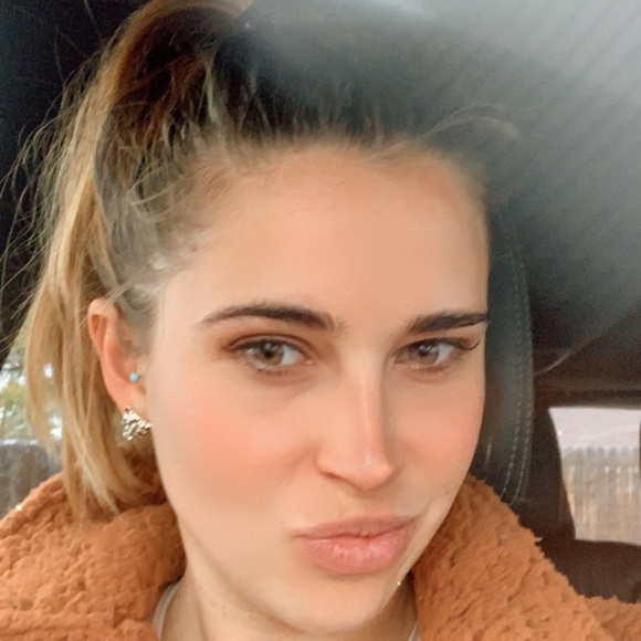 Meet your Posher, Lily - Picture 1 of 1